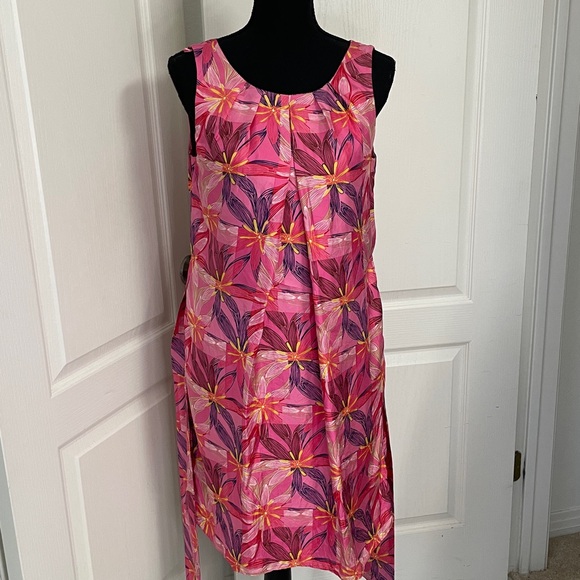 Lilly Pulitzer Dresses & Skirts - Lilly Pulitzer shift dress floral size 8 all silk wedding party evening